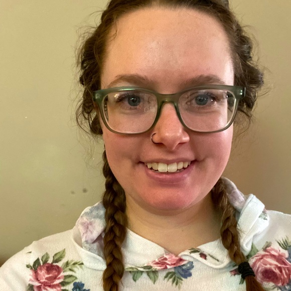 Meet your Posher, Alivia - Picture 1 of 1